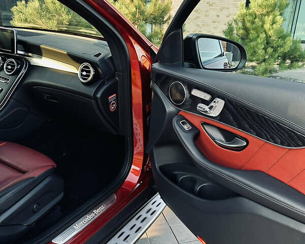 Красный Мерседес GLC-Class Coupe, объемом двигателя 2.14 л и пробегом 65 тыс. км за 43000 $, фото 22 на Automoto.ua