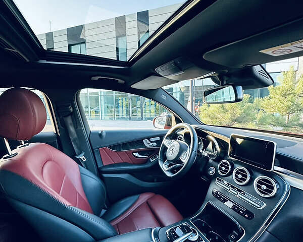 Красный Мерседес GLC-Class Coupe, объемом двигателя 2.14 л и пробегом 65 тыс. км за 43000 $, фото 18 на Automoto.ua