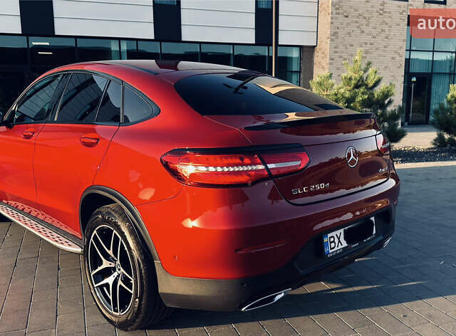 Красный Мерседес GLC-Class Coupe, объемом двигателя 2.14 л и пробегом 65 тыс. км за 43000 $, фото 11 на Automoto.ua