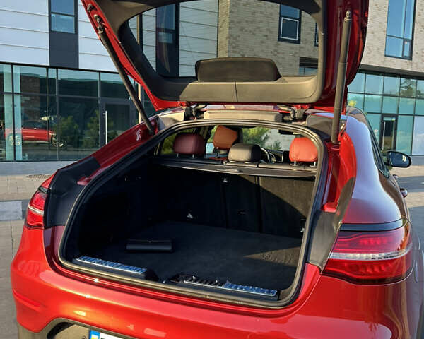 Красный Мерседес GLC-Class Coupe, объемом двигателя 2.14 л и пробегом 65 тыс. км за 43000 $, фото 25 на Automoto.ua