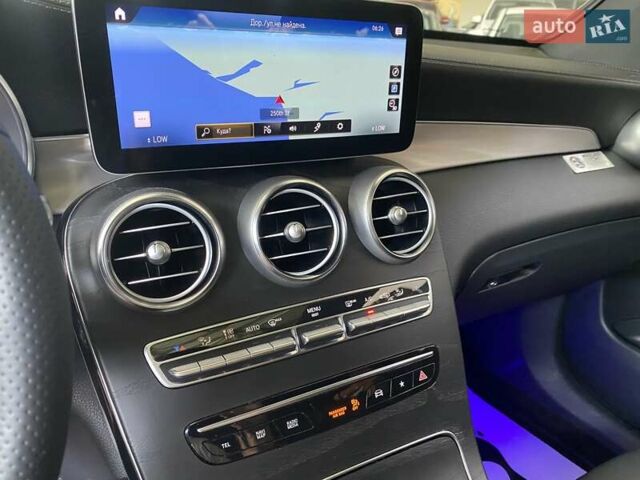 Червоний Мерседес GLC-Class Coupe, об'ємом двигуна 1.99 л та пробігом 80 тис. км за 42500 $, фото 31 на Automoto.ua