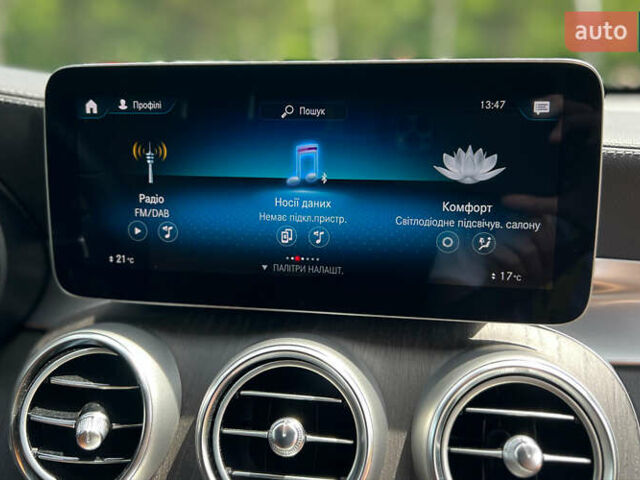 Красный Мерседес GLC-Class Coupe, объемом двигателя 2 л и пробегом 77 тыс. км за 65990 $, фото 13 на Automoto.ua
