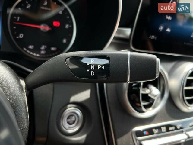 Красный Мерседес GLC-Class Coupe, объемом двигателя 2 л и пробегом 77 тыс. км за 65990 $, фото 29 на Automoto.ua