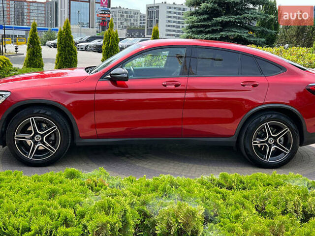 Красный Мерседес GLC-Class Coupe, объемом двигателя 2 л и пробегом 77 тыс. км за 65990 $, фото 3 на Automoto.ua