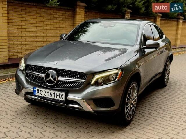 Серый Мерседес GLC-Class Coupe, объемом двигателя 1.99 л и пробегом 140 тыс. км за 37900 $, фото 6 на Automoto.ua