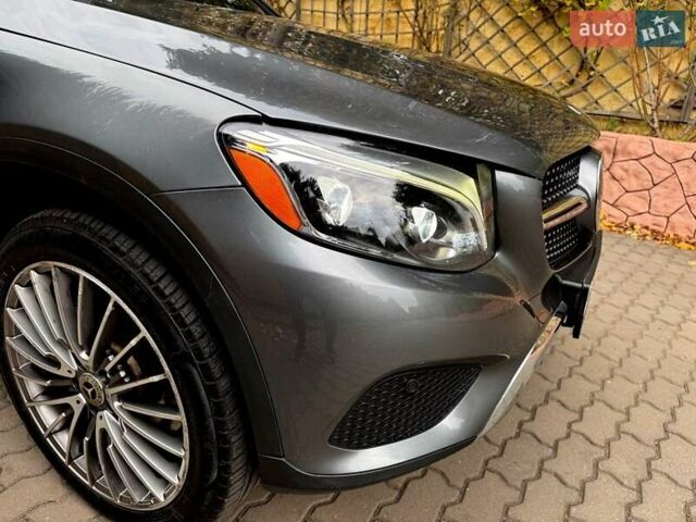 Серый Мерседес GLC-Class Coupe, объемом двигателя 1.99 л и пробегом 140 тыс. км за 37900 $, фото 12 на Automoto.ua