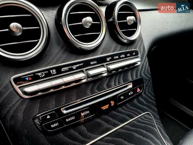 Серый Мерседес GLC-Class Coupe, объемом двигателя 1.99 л и пробегом 140 тыс. км за 37900 $, фото 56 на Automoto.ua