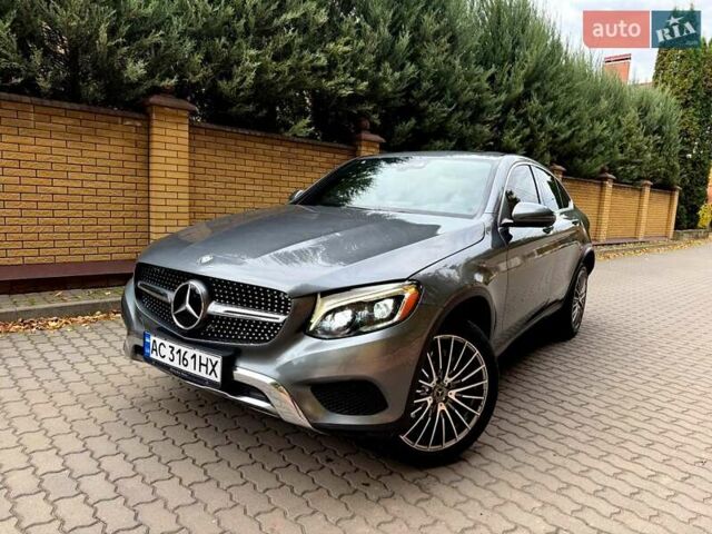 Серый Мерседес GLC-Class Coupe, объемом двигателя 1.99 л и пробегом 140 тыс. км за 37900 $, фото 2 на Automoto.ua