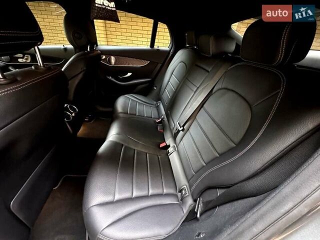 Серый Мерседес GLC-Class Coupe, объемом двигателя 1.99 л и пробегом 140 тыс. км за 37900 $, фото 24 на Automoto.ua