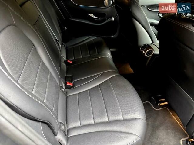 Серый Мерседес GLC-Class Coupe, объемом двигателя 1.99 л и пробегом 140 тыс. км за 37900 $, фото 25 на Automoto.ua