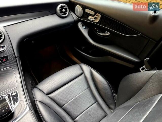 Серый Мерседес GLC-Class Coupe, объемом двигателя 1.99 л и пробегом 140 тыс. км за 37900 $, фото 30 на Automoto.ua