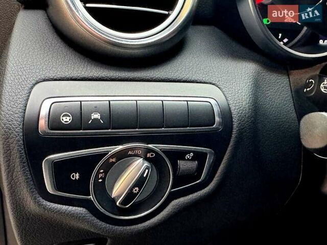 Серый Мерседес GLC-Class Coupe, объемом двигателя 1.99 л и пробегом 140 тыс. км за 37900 $, фото 43 на Automoto.ua