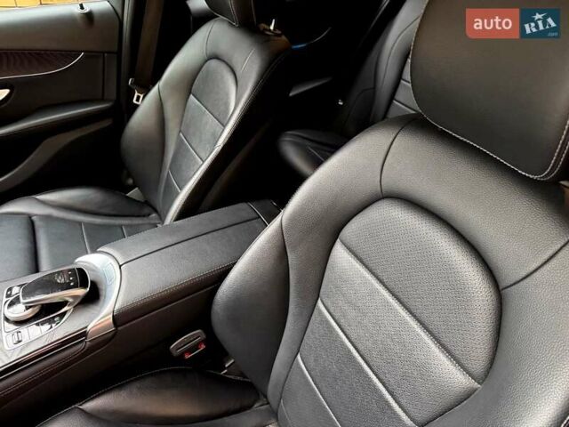 Серый Мерседес GLC-Class Coupe, объемом двигателя 1.99 л и пробегом 140 тыс. км за 37900 $, фото 41 на Automoto.ua