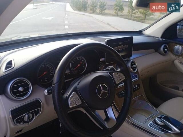 Мерседес GLC-Class Coupe 2018 в Ровно на Automoto.ua Серый Мерседес GLC-Class Coupe, объемом двигателя 1.99 л и пробегом 69 тыс. км за 38900 $, фото 12 на Automoto.ua