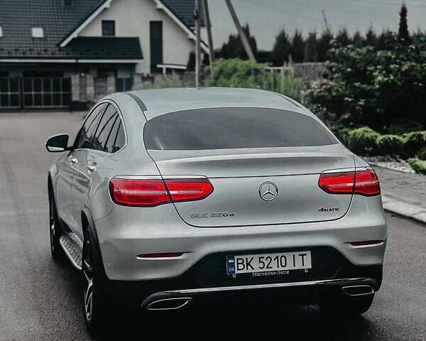 Сірий Мерседес GLC-Class Coupe, об'ємом двигуна 2.14 л та пробігом 106 тис. км за 39500 $, фото 7 на Automoto.ua