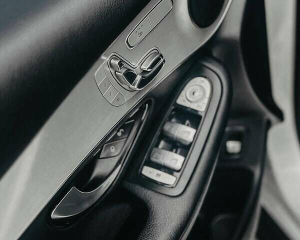 Сірий Мерседес GLC-Class Coupe, об'ємом двигуна 2.14 л та пробігом 106 тис. км за 39500 $, фото 20 на Automoto.ua