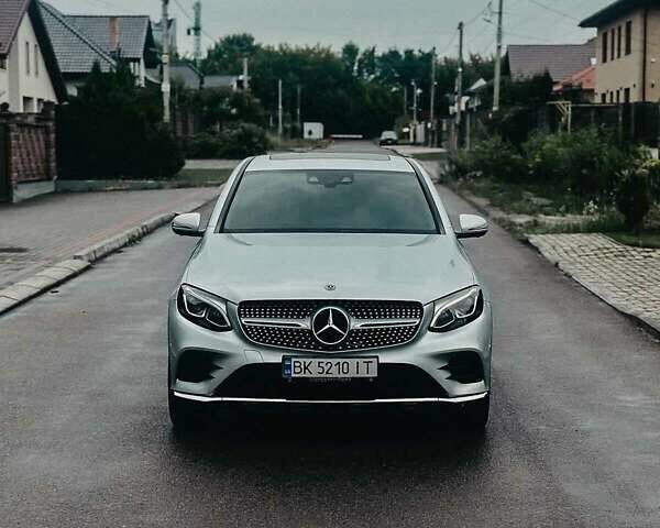Сірий Мерседес GLC-Class Coupe, об'ємом двигуна 2.14 л та пробігом 106 тис. км за 39500 $, фото 2 на Automoto.ua