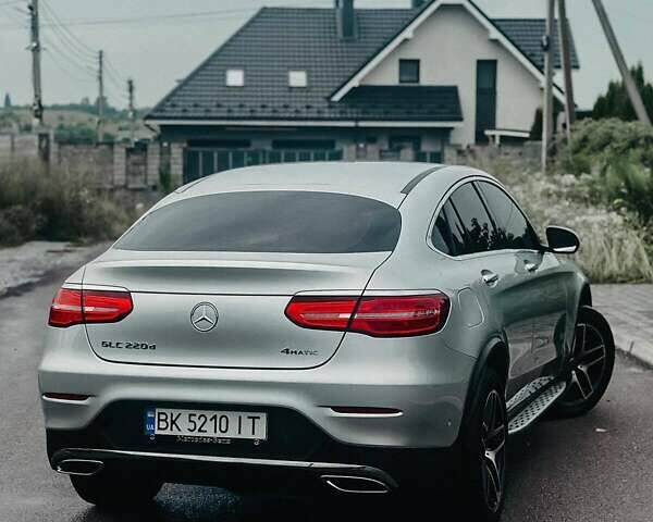 Сірий Мерседес GLC-Class Coupe, об'ємом двигуна 2.14 л та пробігом 106 тис. км за 39500 $, фото 11 на Automoto.ua