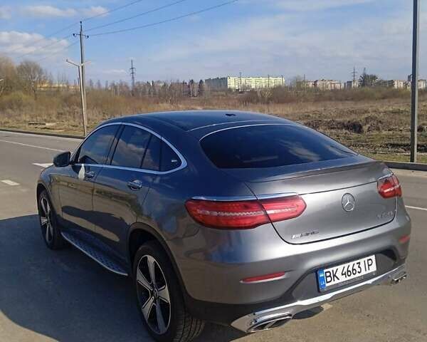 Мерседес GLC-Class Coupe 2018 в Ровно на Automoto.ua Серый Мерседес GLC-Class Coupe, объемом двигателя 1.99 л и пробегом 69 тыс. км за 38900 $, фото 2 на Automoto.ua