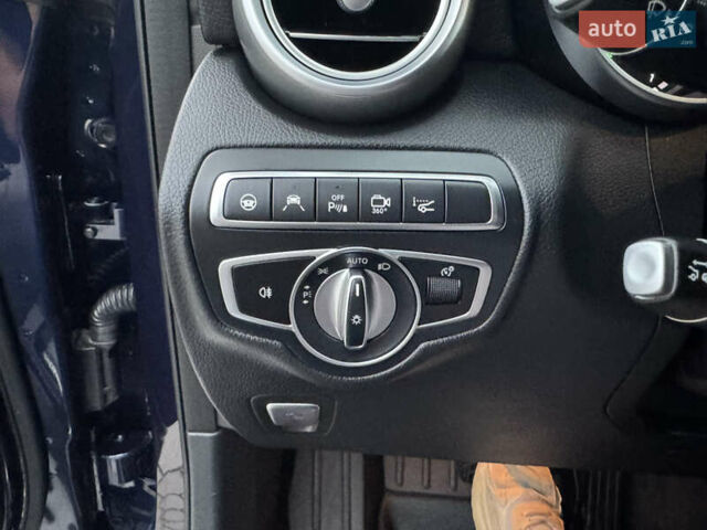 Серый Мерседес GLC-Class Coupe, объемом двигателя 2.2 л и пробегом 260 тыс. км за 34777 $, фото 26 на Automoto.ua