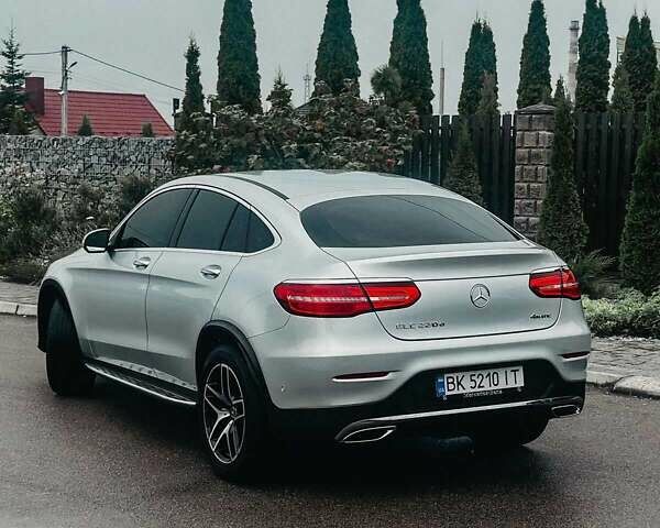 Сірий Мерседес GLC-Class Coupe, об'ємом двигуна 2.14 л та пробігом 106 тис. км за 39500 $, фото 5 на Automoto.ua