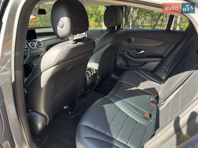 Серый Мерседес GLC-Class Coupe, объемом двигателя 2 л и пробегом 105 тыс. км за 35000 $, фото 12 на Automoto.ua