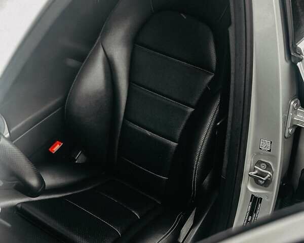 Сірий Мерседес GLC-Class Coupe, об'ємом двигуна 2.14 л та пробігом 106 тис. км за 39500 $, фото 23 на Automoto.ua