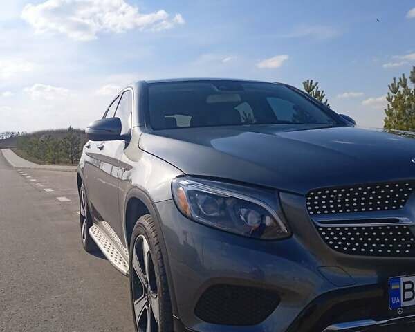 Мерседес GLC-Class Coupe 2018 в Ровно на Automoto.ua Серый Мерседес GLC-Class Coupe, объемом двигателя 1.99 л и пробегом 69 тыс. км за 38900 $, фото 3 на Automoto.ua