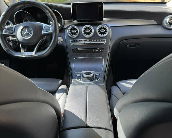 Серый Мерседес GLC-Class Coupe, объемом двигателя 2 л и пробегом 105 тыс. км за 35000 $, фото 16 на Automoto.ua