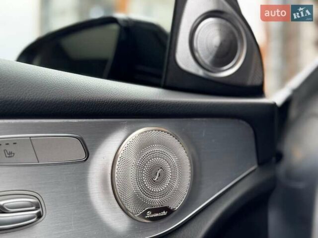 Сірий Мерседес GLC-Class Coupe, об'ємом двигуна 1.99 л та пробігом 97 тис. км за 45200 $, фото 59 на Automoto.ua