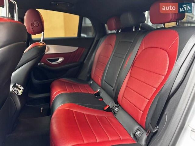 Сірий Мерседес GLC-Class Coupe, об'ємом двигуна 1.99 л та пробігом 97 тис. км за 45200 $, фото 76 на Automoto.ua