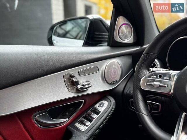 Сірий Мерседес GLC-Class Coupe, об'ємом двигуна 1.99 л та пробігом 97 тис. км за 45200 $, фото 89 на Automoto.ua