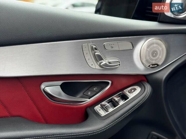 Сірий Мерседес GLC-Class Coupe, об'ємом двигуна 1.99 л та пробігом 97 тис. км за 45200 $, фото 57 на Automoto.ua