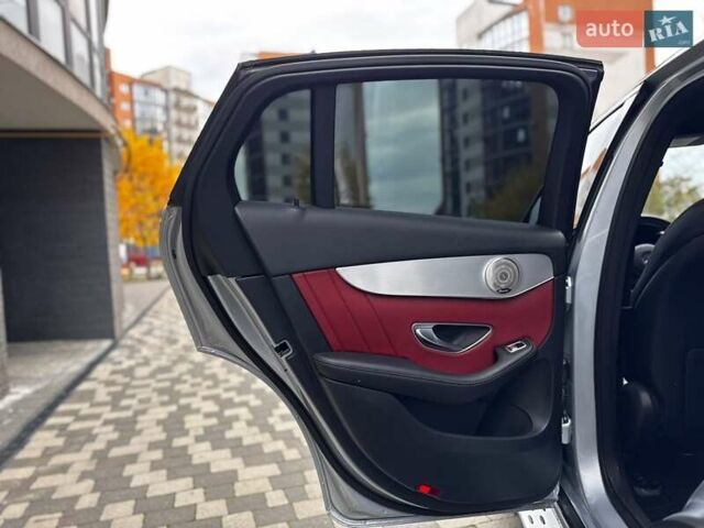 Сірий Мерседес GLC-Class Coupe, об'ємом двигуна 1.99 л та пробігом 97 тис. км за 45200 $, фото 69 на Automoto.ua