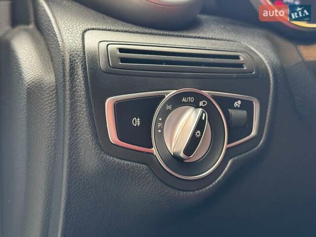 Сірий Мерседес GLC-Class Coupe, об'ємом двигуна 1.99 л та пробігом 97 тис. км за 45200 $, фото 67 на Automoto.ua