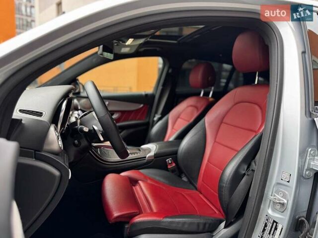 Сірий Мерседес GLC-Class Coupe, об'ємом двигуна 1.99 л та пробігом 97 тис. км за 45200 $, фото 64 на Automoto.ua