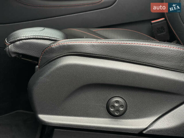 Серый Мерседес GLC-Class Coupe, объемом двигателя 3 л и пробегом 10 тыс. км за 69999 $, фото 25 на Automoto.ua