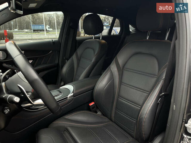 Серый Мерседес GLC-Class Coupe, объемом двигателя 3 л и пробегом 10 тыс. км за 69999 $, фото 31 на Automoto.ua