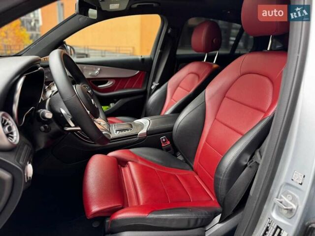 Сірий Мерседес GLC-Class Coupe, об'ємом двигуна 1.99 л та пробігом 97 тис. км за 45200 $, фото 68 на Automoto.ua