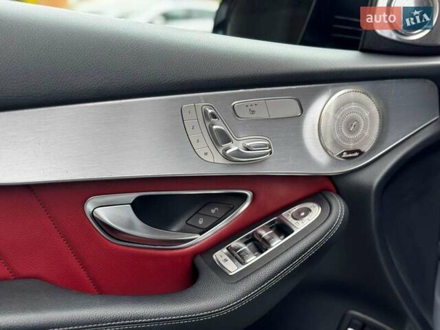 Сірий Мерседес GLC-Class Coupe, об'ємом двигуна 1.99 л та пробігом 97 тис. км за 45200 $, фото 53 на Automoto.ua