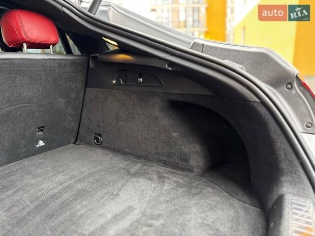 Сірий Мерседес GLC-Class Coupe, об'ємом двигуна 1.99 л та пробігом 97 тис. км за 45200 $, фото 113 на Automoto.ua