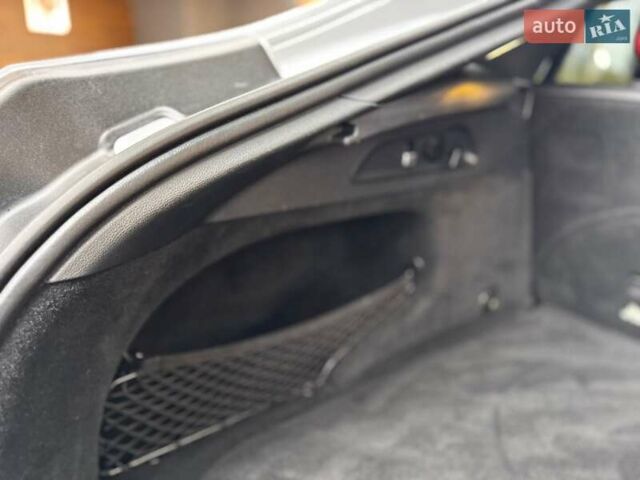 Сірий Мерседес GLC-Class Coupe, об'ємом двигуна 1.99 л та пробігом 97 тис. км за 45200 $, фото 112 на Automoto.ua