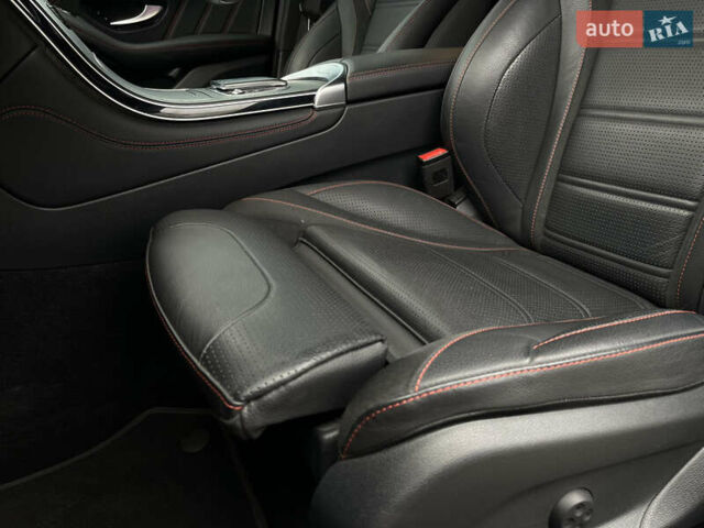 Серый Мерседес GLC-Class Coupe, объемом двигателя 3 л и пробегом 10 тыс. км за 69999 $, фото 32 на Automoto.ua