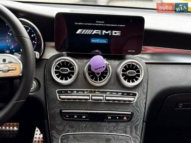 Сірий Мерседес GLC-Class Coupe, об'ємом двигуна 1.99 л та пробігом 97 тис. км за 45200 $, фото 85 на Automoto.ua