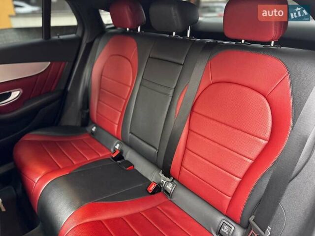 Сірий Мерседес GLC-Class Coupe, об'ємом двигуна 1.99 л та пробігом 97 тис. км за 45200 $, фото 75 на Automoto.ua