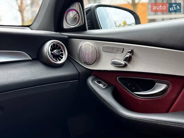 Сірий Мерседес GLC-Class Coupe, об'ємом двигуна 1.99 л та пробігом 97 тис. км за 45200 $, фото 93 на Automoto.ua