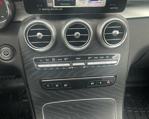 Серый Мерседес GLC-Class Coupe, объемом двигателя 1.95 л и пробегом 71 тыс. км за 57900 $, фото 17 на Automoto.ua