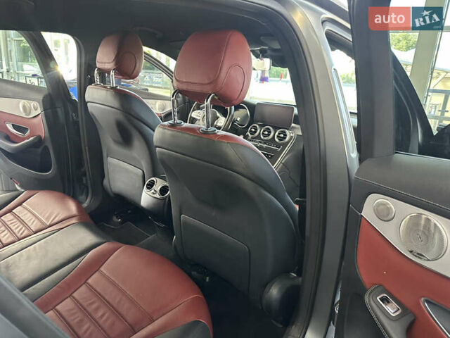 Серый Мерседес GLC-Class Coupe, объемом двигателя 3 л и пробегом 98 тыс. км за 67777 $, фото 4 на Automoto.ua