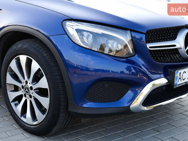 Синий Мерседес GLC-Class Coupe, объемом двигателя 2.1 л и пробегом 120 тыс. км за 33000 $, фото 3 на Automoto.ua