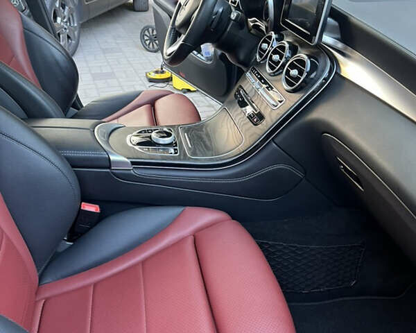 Синий Мерседес GLC-Class Coupe, объемом двигателя 2.1 л и пробегом 77 тыс. км за 40800 $, фото 2 на Automoto.ua